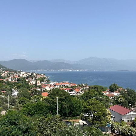 Penthouse Apartment Mit Meerblick In Der Bucht Von Kotor - 400M Bis Zum Strand Herceg Novi Exterior photo