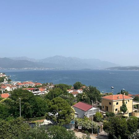 Penthouse Apartment Mit Meerblick In Der Bucht Von Kotor - 400M Bis Zum Strand Herceg Novi Exterior photo