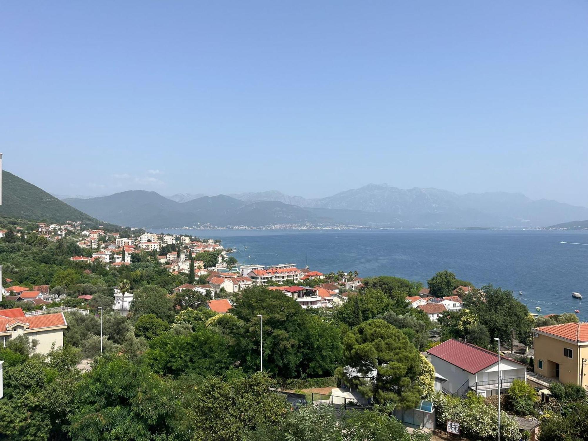 Penthouse Apartment Mit Meerblick In Der Bucht Von Kotor - 400M Bis Zum Strand Herceg Novi Exterior photo