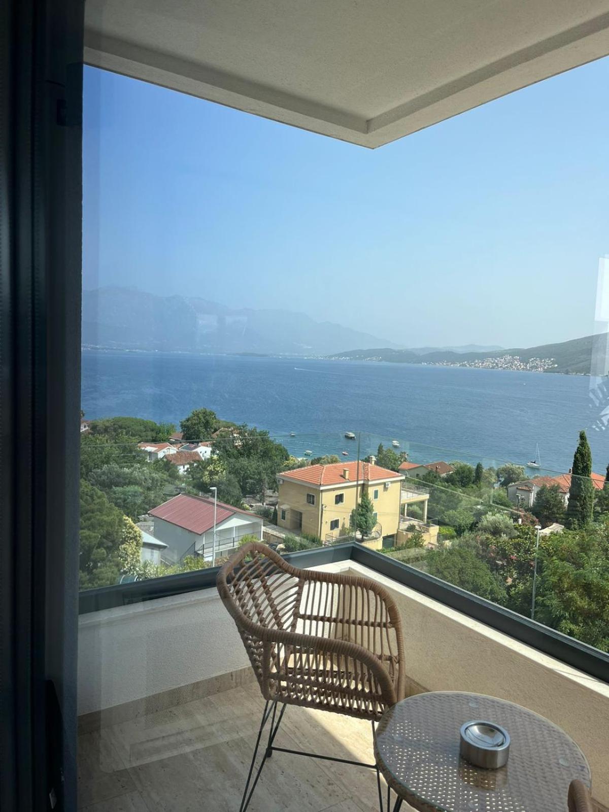 Penthouse Apartment Mit Meerblick In Der Bucht Von Kotor - 400M Bis Zum Strand Herceg Novi Exterior photo