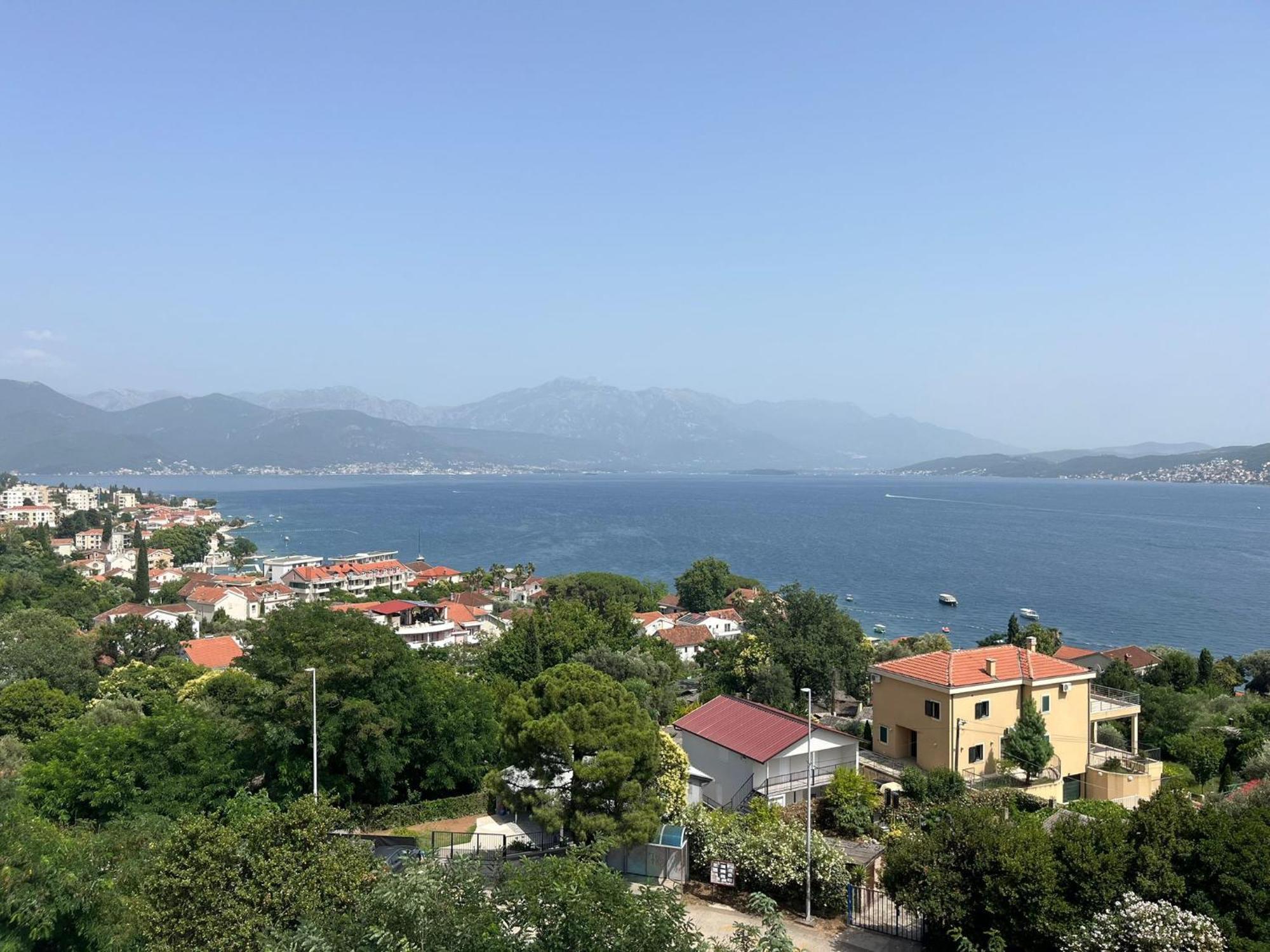 Penthouse Apartment Mit Meerblick In Der Bucht Von Kotor - 400M Bis Zum Strand Herceg Novi Exterior photo