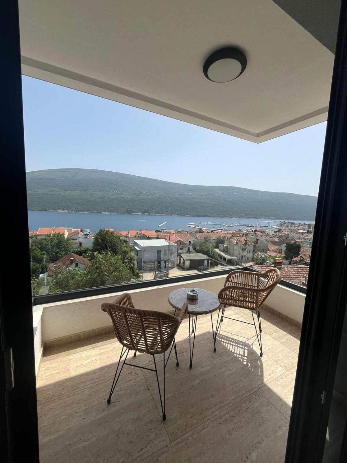 Penthouse Apartment Mit Meerblick In Der Bucht Von Kotor - 400M Bis Zum Strand Herceg Novi Exterior photo