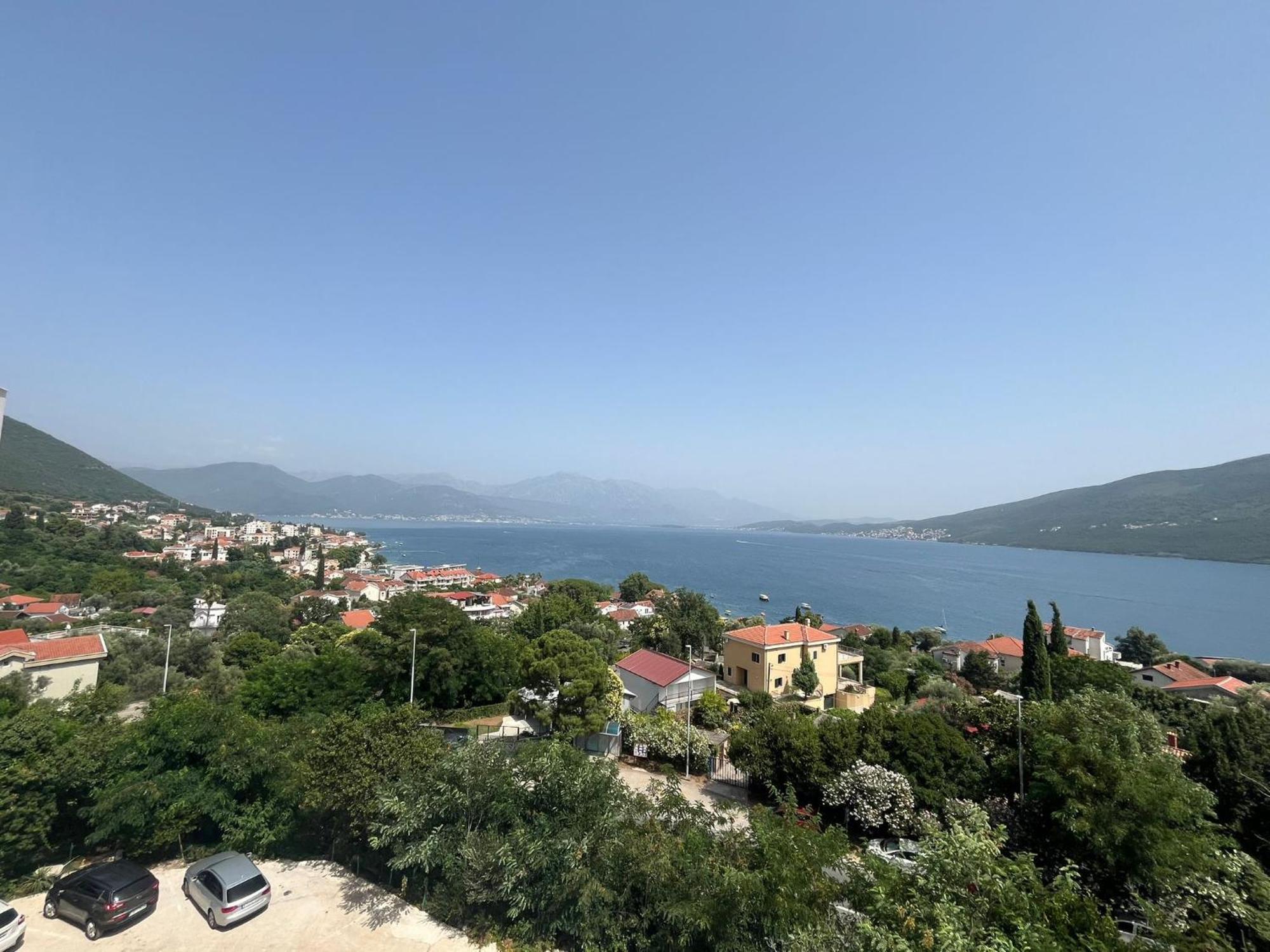 Penthouse Apartment Mit Meerblick In Der Bucht Von Kotor - 400M Bis Zum Strand Herceg Novi Exterior photo